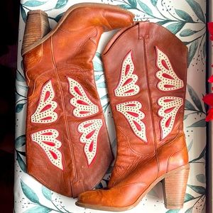 Jessica Simpson COWBOY BOOTS!